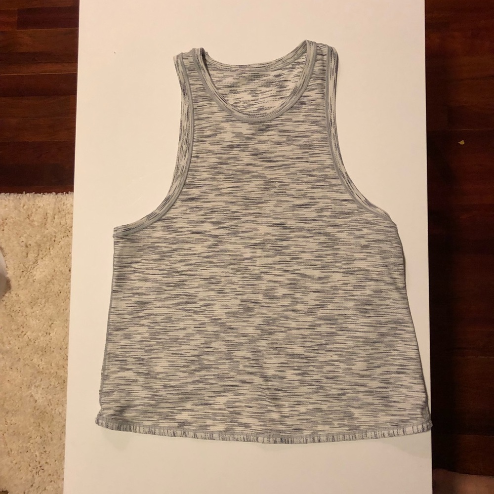 Lululemon Gray tank like new size 6